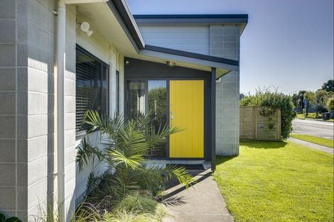 Photo of property in 32 York Avenue, Tamatea, Napier, 4112