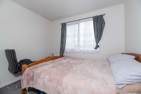 Photo of property in 16 Massine Place, Randwick Park, Auckland, 2105