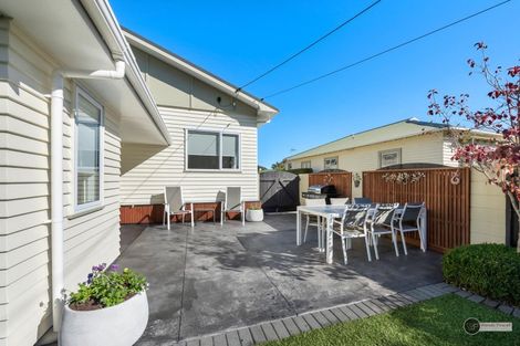 Photo of property in 40 Saint Ronans Avenue, Waterloo, Lower Hutt, 5011