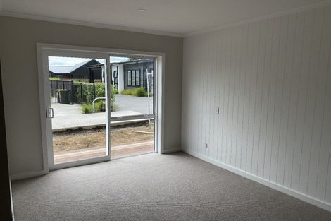 Photo of property in 2 Grove Lane, Omokoroa, 3114