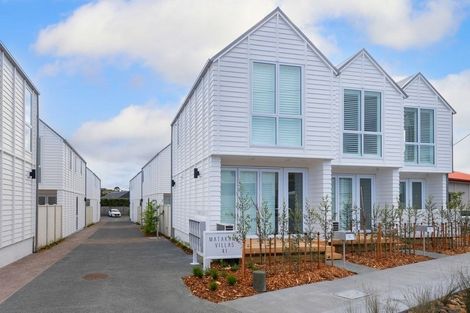 Photo of property in 4 Titoki Close, Matakana, 0985