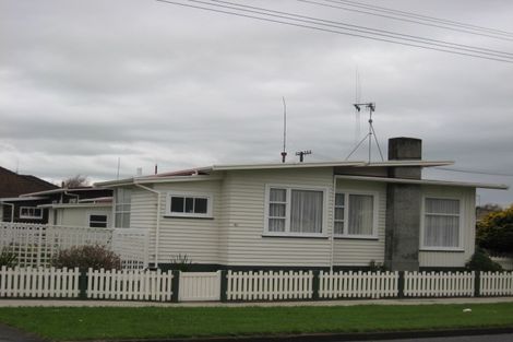 Photo of property in 92 Queen Street West, Levin, 5510