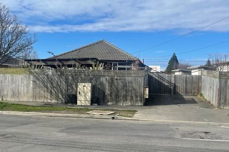 Photo of property in 14 Rowcliffe Crescent, Avonside, Christchurch, 8061