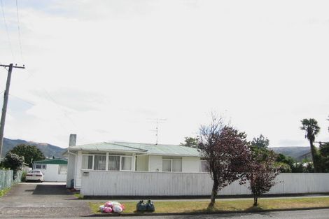 Photo of property in 12 Miro Street, Trentham, Upper Hutt, 5018