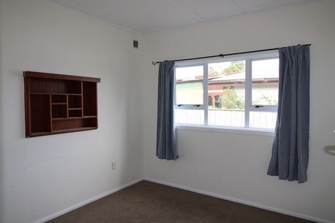 Photo of property in 464 South Road, Omata, New Plymouth, 4374