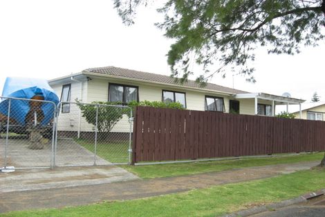 Photo of property in 23 Convair Crescent, Mangere, Auckland, 2022