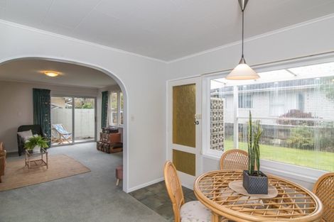 Photo of property in 12 Leybourne Avenue, Waikanae, 5036