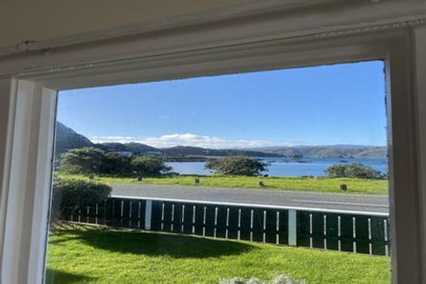 Photo of property in 121 Breaker Bay Road, Breaker Bay, Wellington, 6022