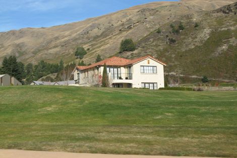 Photo of property in 9 Foxglove Heights, Wanaka, 9305