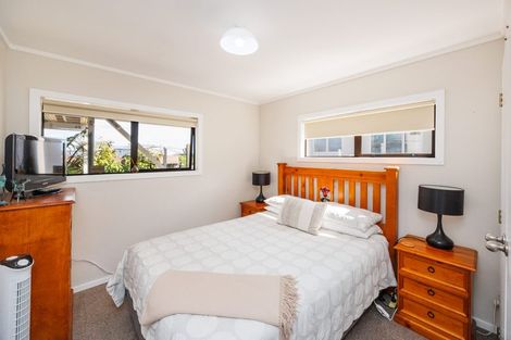 Photo of property in 8 Roore Street, Foxton Beach, Foxton, 4815