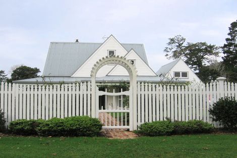 Photo of property in 21 Kingfisher Grove, Greenhithe, Auckland, 0632