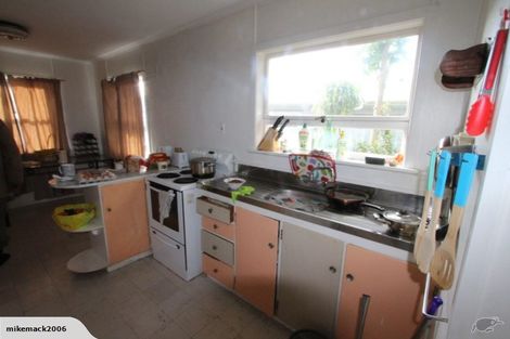 Photo of property in 19 Plumley Crescent, Mangere, Auckland, 2022