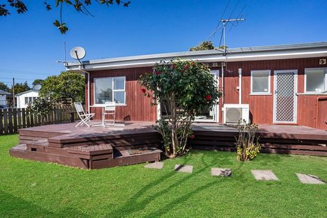 Photo of property in 1/1 Golf Road, New Lynn, Auckland, 0600