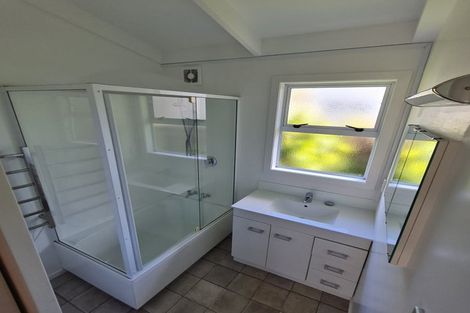 Photo of property in 64 Te Henga Road, Waitakere, Henderson, 0781
