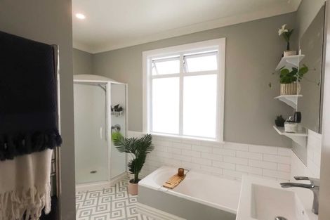 Photo of property in 156 Kings Crescent, Hutt Central, Lower Hutt, 5010