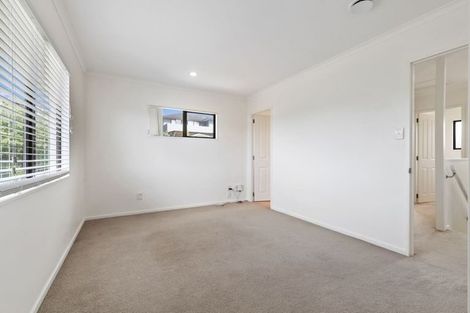 Photo of property in 27 Mt Lebanon Crescent, The Gardens, Auckland, 2105