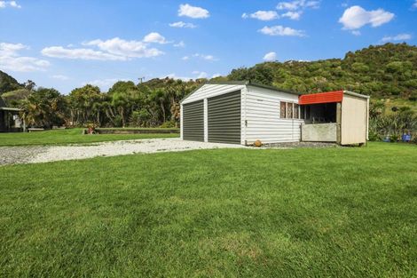 Photo of property in 97b Te Mahoe Road, Mokau, 4376