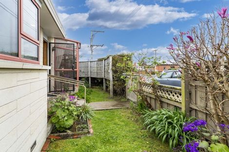 Photo of property in 77 Bay View Road, South Dunedin, Dunedin, 9012