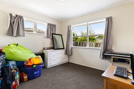 Photo of property in 86 Barrys Road, Glendene, Auckland, 0602