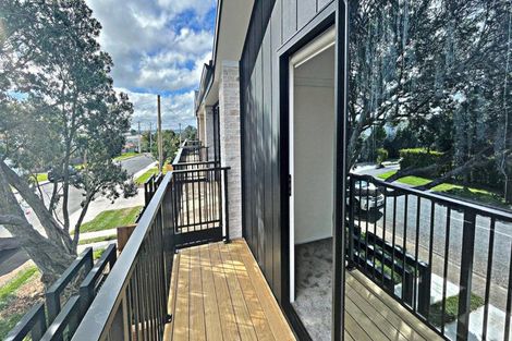 Photo of property in 4/137 Tirimoana Road, Te Atatu South, Auckland, 0602