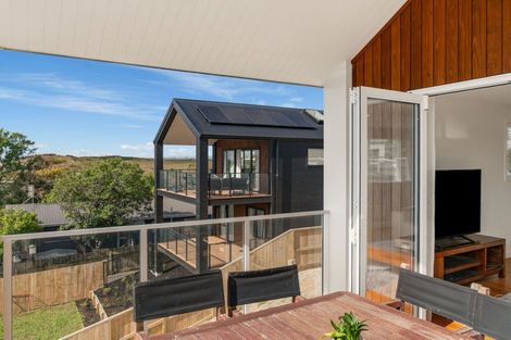 Photo of property in 1335d Papamoa Beach Road, Papamoa Beach, 3118