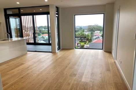 Photo of property in Frank Sargeson Apts, 503/80 Anzac Street, Takapuna, Auckland, 0622