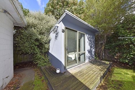 Photo of property in 1/15 Defoe Place, Waltham, Christchurch, 8023