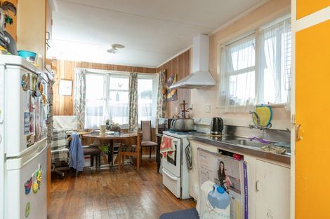 Photo of property in 16 Grant Crescent, Masterton, 5810