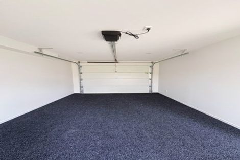 Photo of property in 12e Elcoat Avenue, Te Atatu South, Auckland, 0610