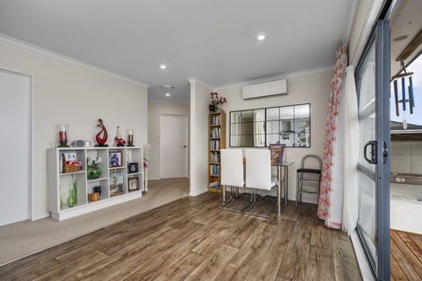 Photo of property in 15 Maddison Place, Welcome Bay, Tauranga, 3112