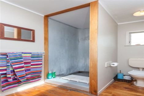 Photo of property in 4 Ocean Beach Road, Tairua, 3508