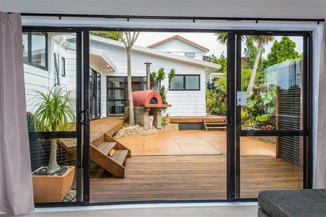 Photo of property in 2 Serrata Place, Browns Bay, Auckland, 0630