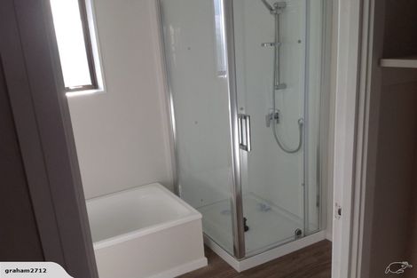 Photo of property in 32b Edgewater Parade, Waiuku, 2123