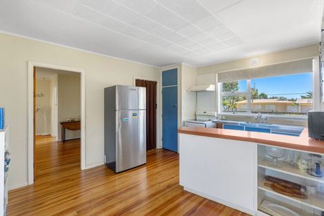 Photo of property in 141 Kahukura Avenue, Waitarere Beach, Levin, 5510