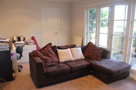 Photo of property in 40a Omahu Road, Greenlane, Auckland, 1051