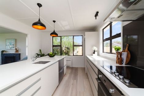 Photo of property in 13 Diamond Street, Carterton, 5713