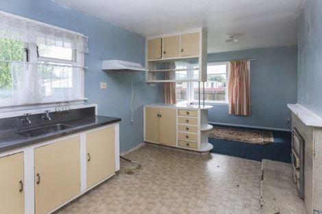 Photo of property in 11 Pembroke Street, Avondale, Christchurch, 8061