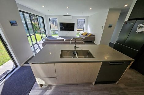 Photo of property in 16 Porokaiwhiri Street, Crofton Downs, Wellington, 6035