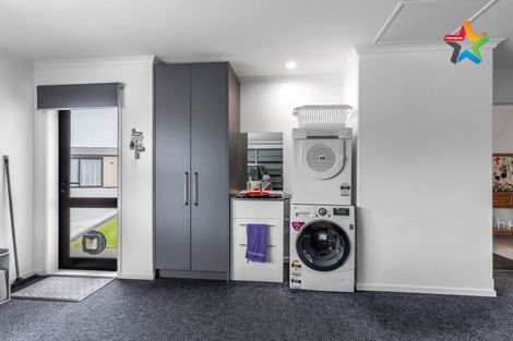 Photo of property in 16 Court Of Ascot, Seaward Bush, Invercargill, 9812