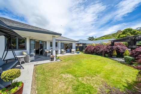 Photo of property in 40 Mary Huse Grove, Manor Park, Lower Hutt, 5019