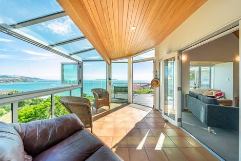 Photo of property in 1 Roys Road, Plimmerton, Porirua, 5026