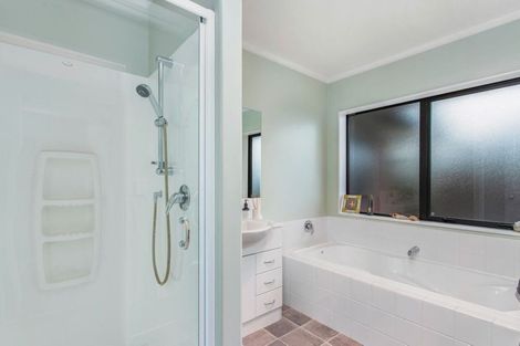 Photo of property in 6 Hawkins Place, Rangiora, 7400