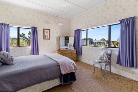 Photo of property in 43 Doug Ledgerwood Drive, Wanaka, 9305