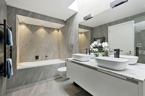 Photo of property in 8 Saint Barnabas Lane, Fendalton, Christchurch, 8052