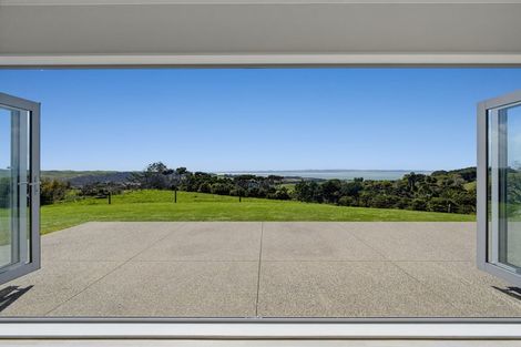 Photo of property in 3143 South Head Road, South Head, Helensville, 0874