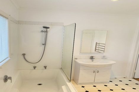 Photo of property in 2/12 Raines Avenue, Forrest Hill, Auckland, 0620