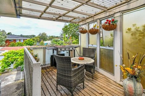 Photo of property in 28 Lynmore Drive, Hillpark, Auckland, 2102