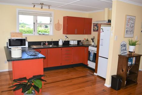 Photo of property in 44 Sarah Street, Waikawa Beach, Levin, 5573