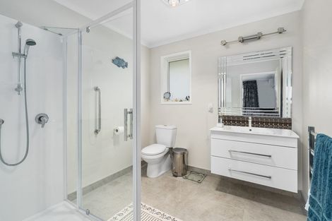 Photo of property in 32 Macdonald Heights, Feilding, 4702