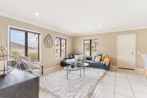 Photo of property in 11 Dunvegan Rise, East Tamaki Heights, Auckland, 2016